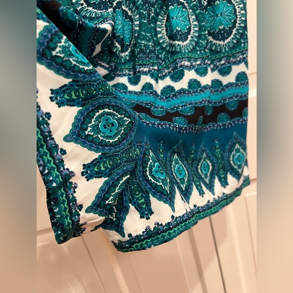 Chiffon romper with green& blue design and black lace back detail - Picture 3 of 9